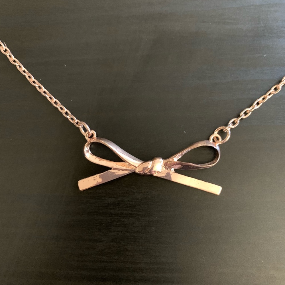 Simple Addiction Bow Necklace
